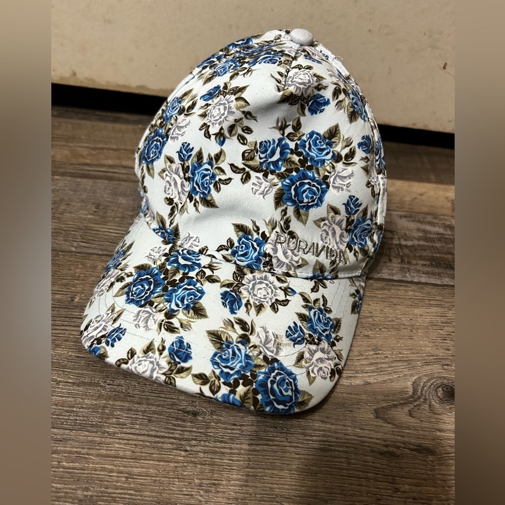 Floral Roses Blue, grey and White baseball hat Cap Puravida